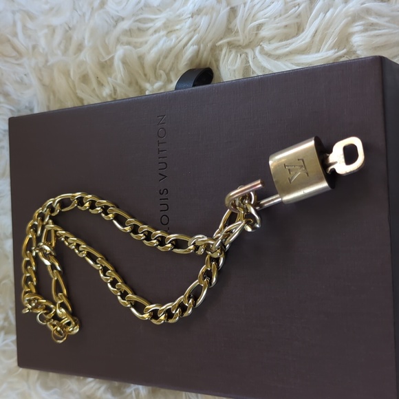 AUTHENTIC LOUIS VUITTON LOCK & KEY.🔥please read the description for details🔥 - Picture 3 of 5